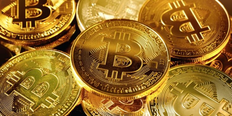 Bitcoin (BTC) em ascensão: a criptomoeda se posiciona contra os ativos arriscados e alcança o valor mais alto em semanas