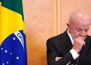 Três quartos da população diz que seus salários não acompanham o ritmo do aumento de preços, de acordo com a LatAm Pulse, pesquisa conduzida pela AtlasIntel para a Bloomberg News (Foto: KAZUHIRO NOGI/AFP via Getty Images)