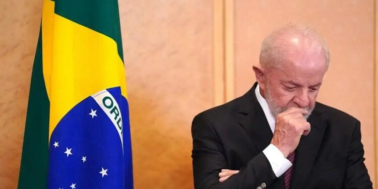 Três quartos da população diz que seus salários não acompanham o ritmo do aumento de preços, de acordo com a LatAm Pulse, pesquisa conduzida pela AtlasIntel para a Bloomberg News (Foto: KAZUHIRO NOGI/AFP via Getty Images)