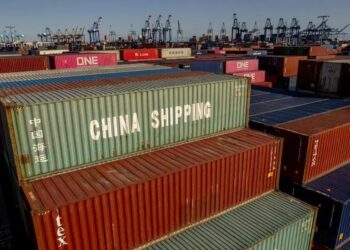 Trump intensifica guerra comercial com tarifas de 50%