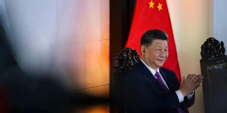 Xi Jinping, presidente da China, tem buscado posicionar o país como um defensor do comércio global