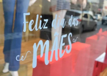 O Dia das Mães deve gerar uma movimentação de R$ 385,6 milhões no setor comercial do Ceará, segundo estimativa da CNC