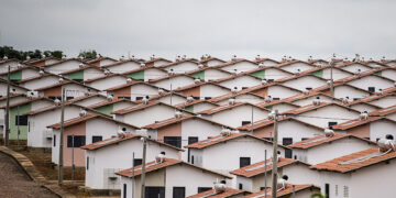 O programa Minha Casa, Minha Vida impulsionou o mercado imobiliário no primeiro trimestre de 25, mesmo com os juros altos