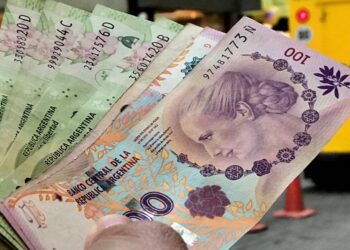 A Fitch melhora a classificação de crédito da Argentina, destacando a estabilidade econômica