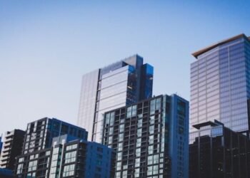 O fundo imobiliário RCRB11 registrou um aumento nos lucros e espera eliminar as vagas ociosas