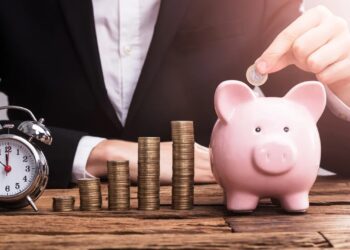 SNME11: fundo de investimento imobiliário apresenta rendimento de 4,04%, adotando uma estratégia defensiva e concentrando-se em CRIs