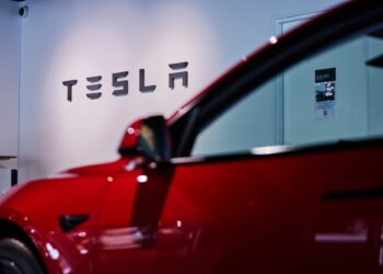As vendas de carros Tesla produzidos na China diminuíram 6% em abril