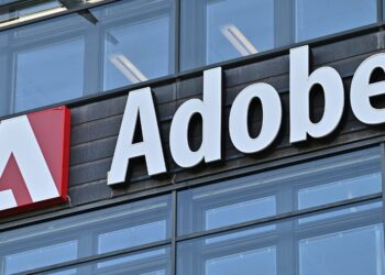 Adobe oferecerá conjunto de produtos com redução de preço ao governo dos Estados Unidos após análise minuciosa dos custos