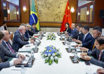 Lula anuncia que a China aumentará em 27 bilhões de dólares os investimentos no Brasil