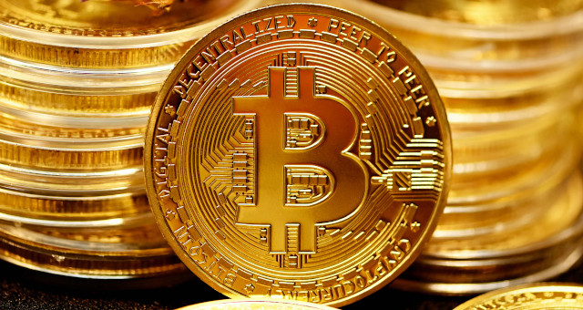 Como o Bitcoin se comportará frente ao ouro, que está atingindo máximas históricas?