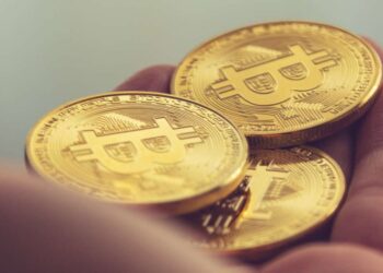 Bitcoin (BTC) retoma o nível de US$ 110 mil nesta quinta-feira (27); um evento nos Estados Unidos agita o mercado de criptoativos