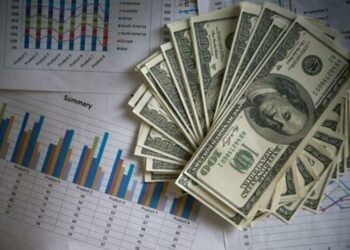 Dólar avança para R$ 5,68 impulsionado por dados robustos da economia americana