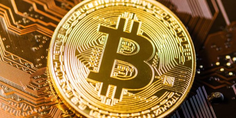 Bitcoin (BTC) perto dos 100 mil dólares: o que fez os preços do mercado de criptomoedas subirem hoje?