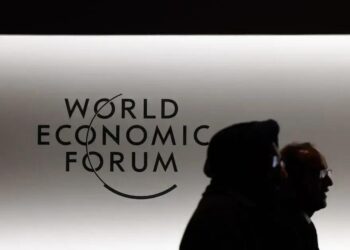 Fórum Econômico Mundial: A Saída de Klaus Schwab e Seus Impactos