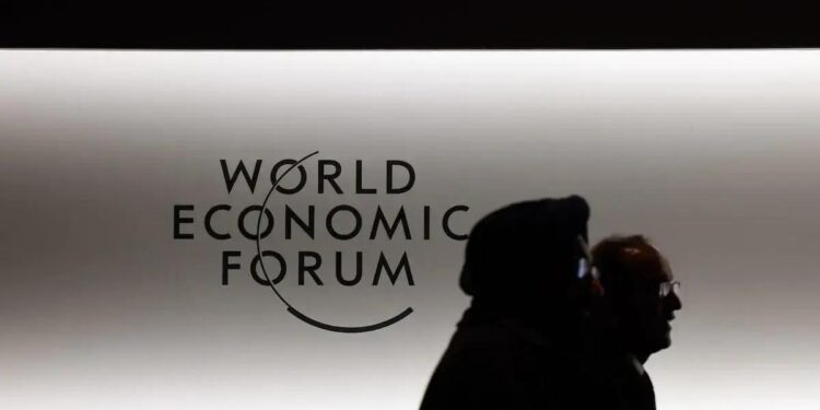 Fórum Econômico Mundial: A Saída de Klaus Schwab e Seus Impactos