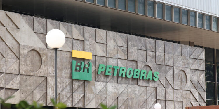 O Conselho de Administração da Petrobras aprovou o pagamento de R$11,7 bilhões em remuneração aos acionistas