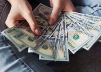 O dólar futuro sobe impulsionado pelas negociações comerciais favoráveis em Genebra