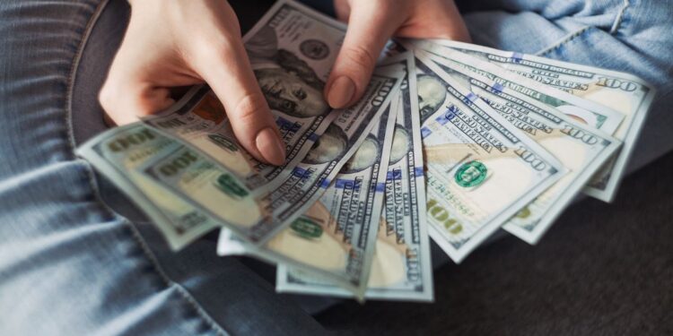 O dólar futuro sobe impulsionado pelas negociações comerciais favoráveis em Genebra
