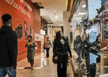 Inflação Brasil em 2025: Deceleração e Surpresas nas Taxas