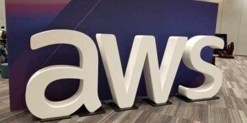 IBM impulsiona implementação de Inteligência Artificial com agentes prontos para uso e colaborações com Oracle, AWS e Salesforce