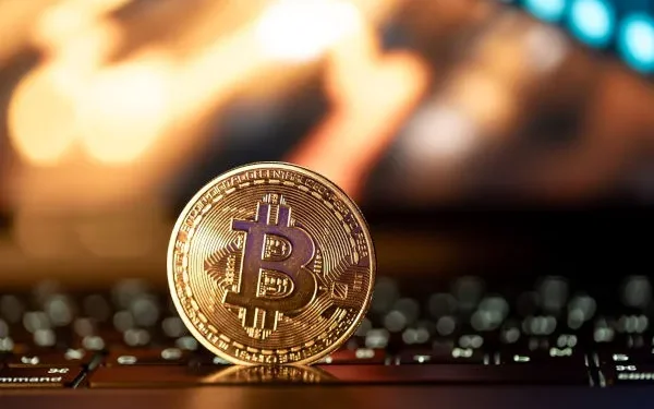 Bitcoin testa resistência e visa novo intervalo de preço