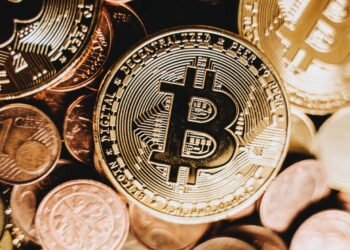 Bitcoin (BTC) ultrapassa os US$ 104 mil e o ethereum (ETH) registra um aumento de quase 30% na semana