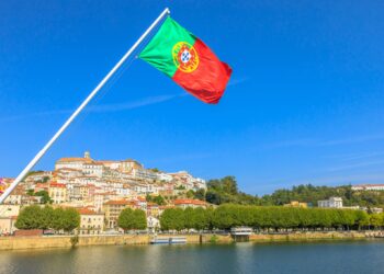 Portugal lidera destino de evasão fiscal: 800 milionários deixaram o Brasil em 2024
