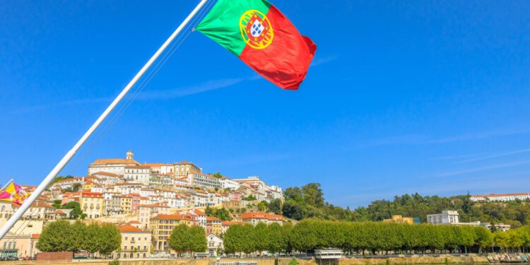 Portugal lidera destino de evasão fiscal: 800 milionários deixaram o Brasil em 2024