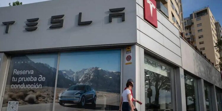 Queda Drástica: Vendas da Tesla na Europa Reduzem em 50%!