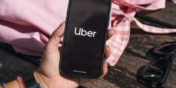 IFood e Uber unem forças para oferecer serviços em aplicativos no Brasil