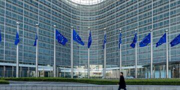 A União Europeia autoriza a aquisição do Banco BPM pela UniCredit, sob condições que garantam a concorrência