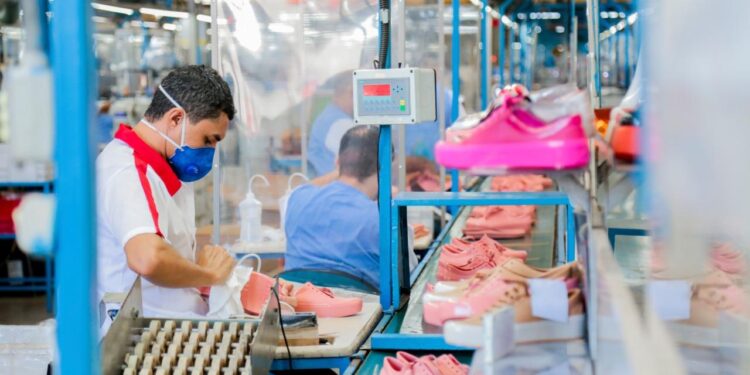 No primeiro trimestre, a atividade econômica do Ceará supera a média regional