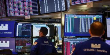Ações Mercado: Como Wall Street Enfrenta a Turbulência