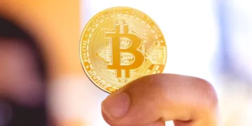 Bitcoin (BTC) avança e retoma o nível de US$ 106 mil