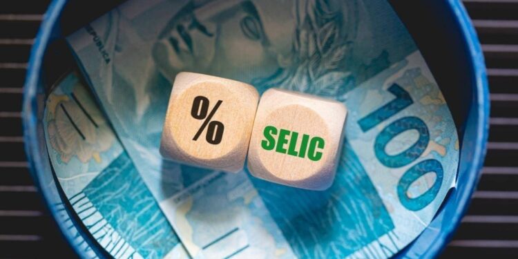 Copom eleva Selic para 15% ao ano, maior nível em duas décadas