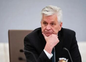 Cortes de Juros: Diretor do Fed Antecede Mudanças em 2025