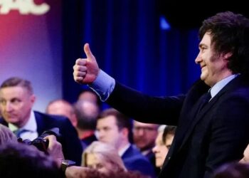 Dólar Dispara: Abertura Cambial de Javier Milei em Números
