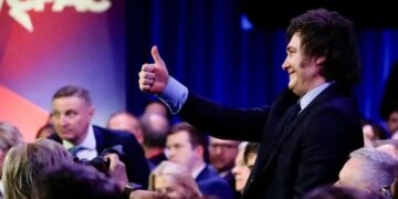 Dólar Dispara: Abertura Cambial de Javier Milei em Números