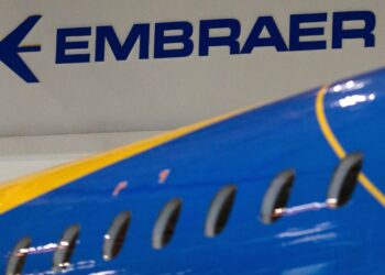 Embraer decola na Bolsa com alta de 26% no ano e contratos bilionários no Paris Air Show