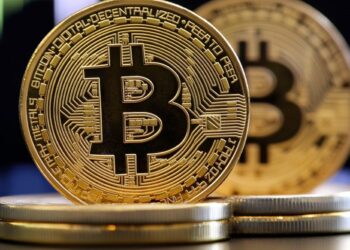 Bitcoin (BTC) cai abaixo dos 100 mil dólares após ataques dos Estados Unidos ao Irã