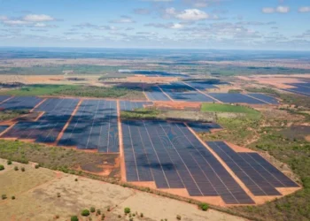 Com a promessa de mais de 1.000 empregos, o Ceará inaugura um complexo solar em Russas
