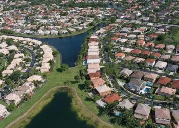 Mercado Imobiliário da Flórida: Queda de Vendas em 23%!