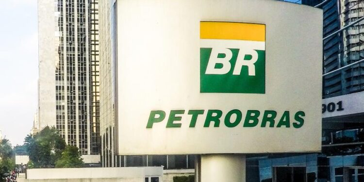 Petrobras firma Termo de Compromisso de R$ 15 milhões com ICMBio em relação às operações da P-56