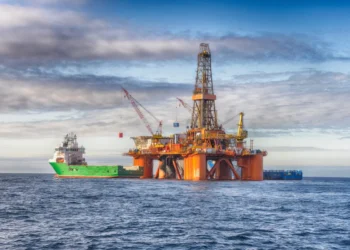 Petróleo avança com investidores analisando as ações dos Estados Unidos contra o Irã