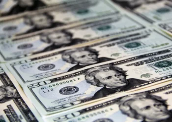 Com informações de inflação nos Estados Unidos, o dólar encerrou em baixa
