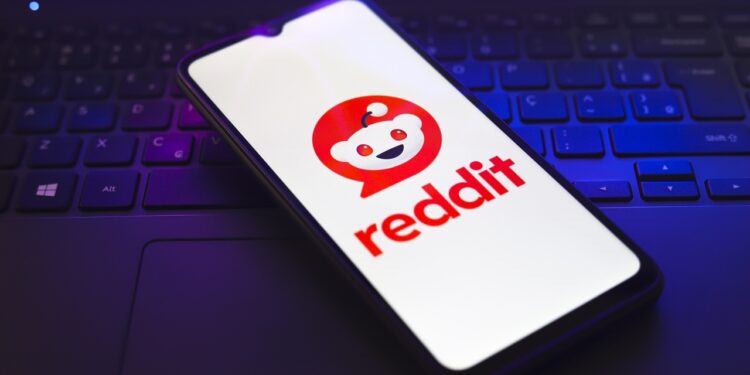 Reddit introduz ferramentas de publicidade impulsionadas por Inteligência Artificial