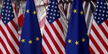 EUA e União Europeia chegam a um acordo sobre tarifas: saiba quais são os principais aspectos