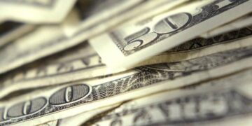 Com as novas ameaças de tarifas de Trump, o dólar sobe para R$ 5,47