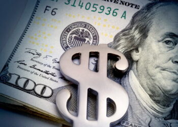 Dólar mantém estabilidade, enquanto a Bolsa sofre queda com Trump no Fed e aumento dos juros na Europa