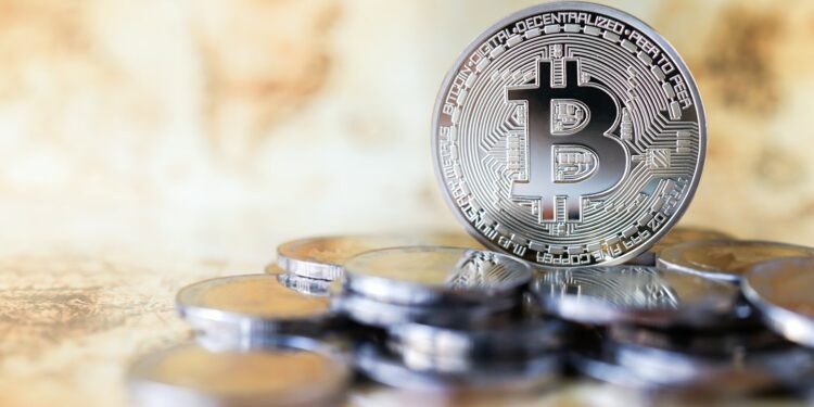 Bitcoin ultrapassa US$ 116 mil; com tarifas em consideração, BTC pode funcionar como reserva de valor diante da desvalorização do real